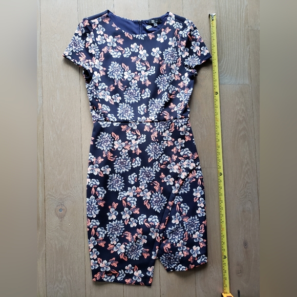 Floral dress - Picture 6 of 6